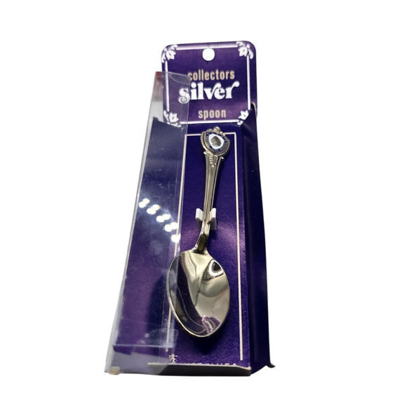 Mackinaw City Michigan Collectors Silver Souvenir Spoon Crest Shield New Box - Picture 2 of 7